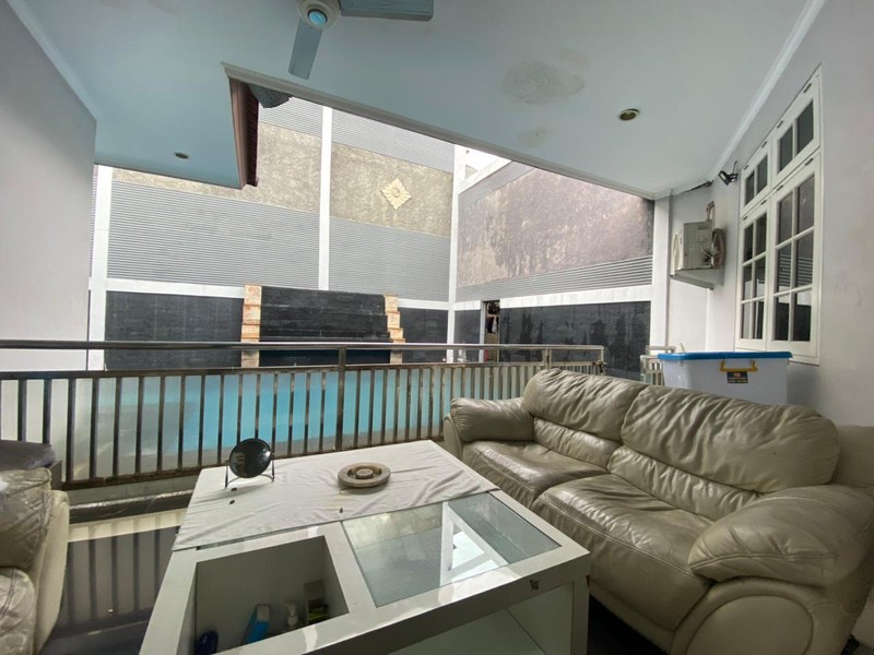 Rumah Hitung Tanah Area Cipete