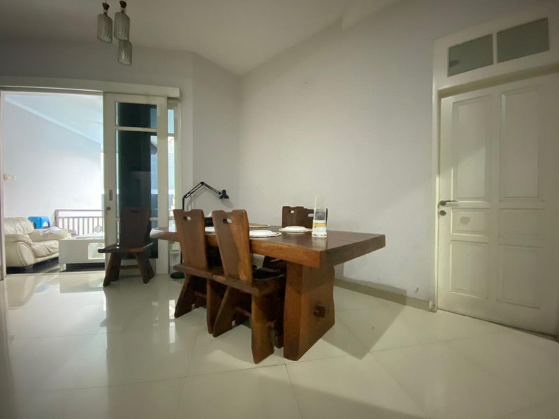 Rumah Hitung Tanah Area Cipete