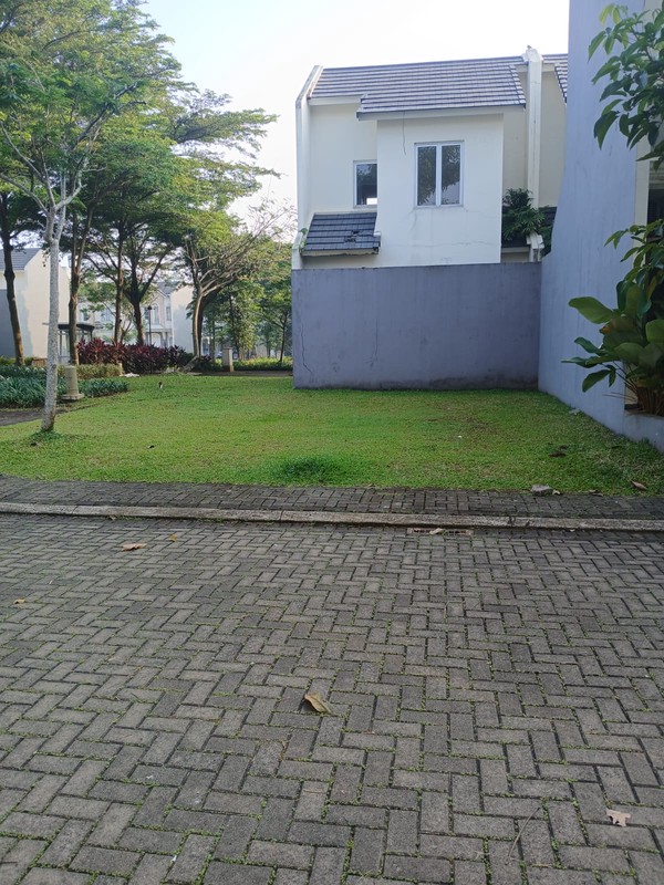 Flash Sale. Rumah Cluster Elit Azzura Vanya Park, BSD