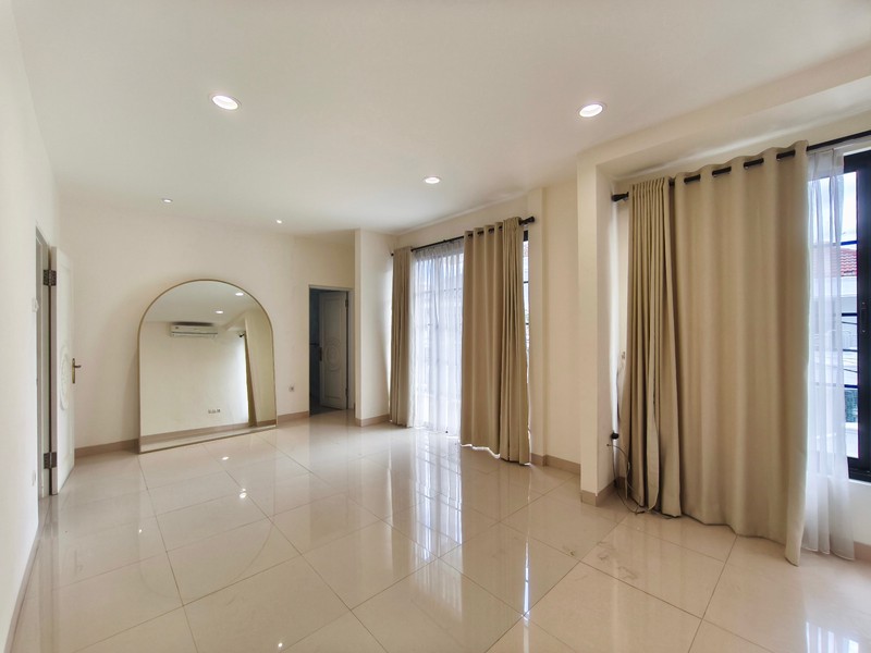 Dijual Rumah Janur Elok, Kelapa Gading