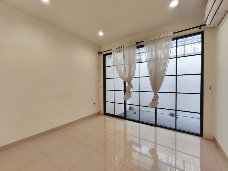 Dijual Rumah Janur Elok, Kelapa Gading