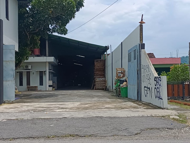 Peluang Bisnis Dijual Gudang & Toko 1.566 Meter Persegi Di Karanggayam, Piyungan, Bantul