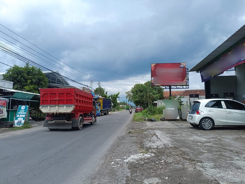 Peluang Bisnis Dijual Gudang & Toko 1.566 Meter Persegi Di Karanggayam, Piyungan, Bantul