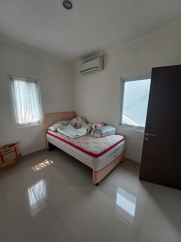 Rumah Bonus tanah Hoek siap huni Allegria Park BSD