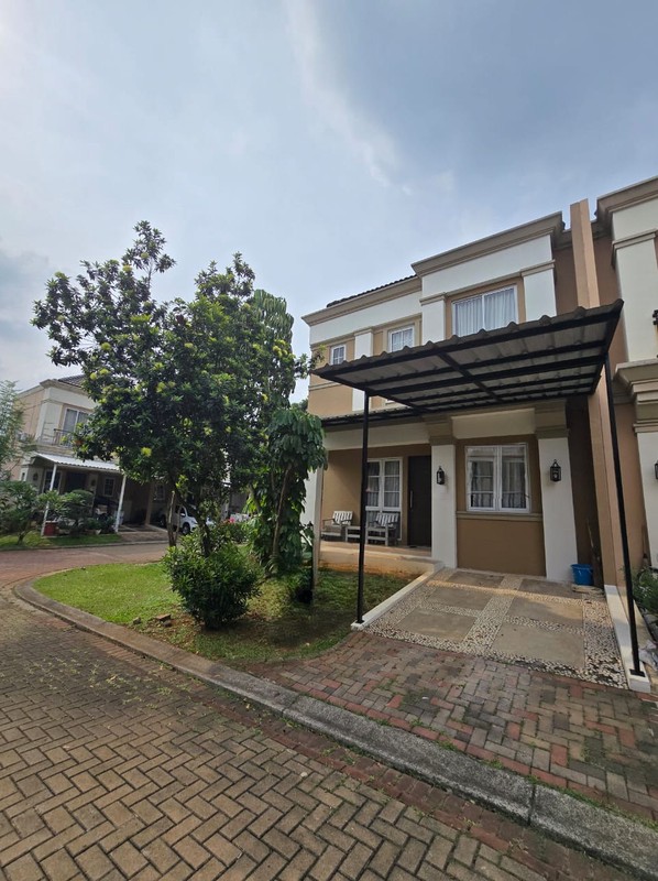 Rumah Bonus tanah Hoek siap huni Allegria Park BSD