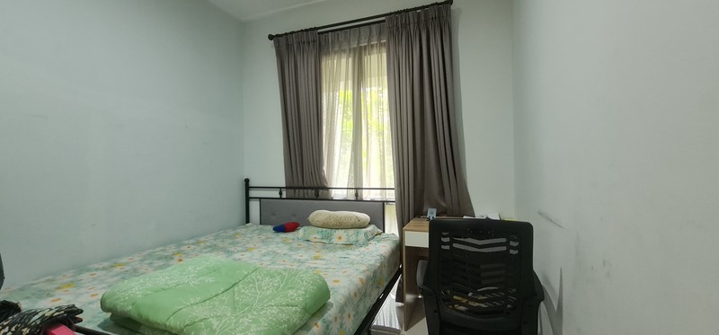 Rumah Langka di Foresta BSD, Depan  kolam renang Cluster