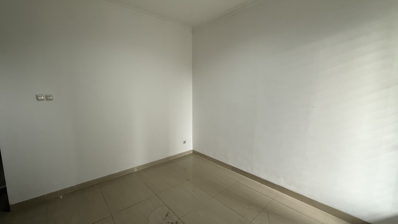 RUMAH MODERN SIAP HUNI DI JAGAKARSA, JAKARTA SELATAN