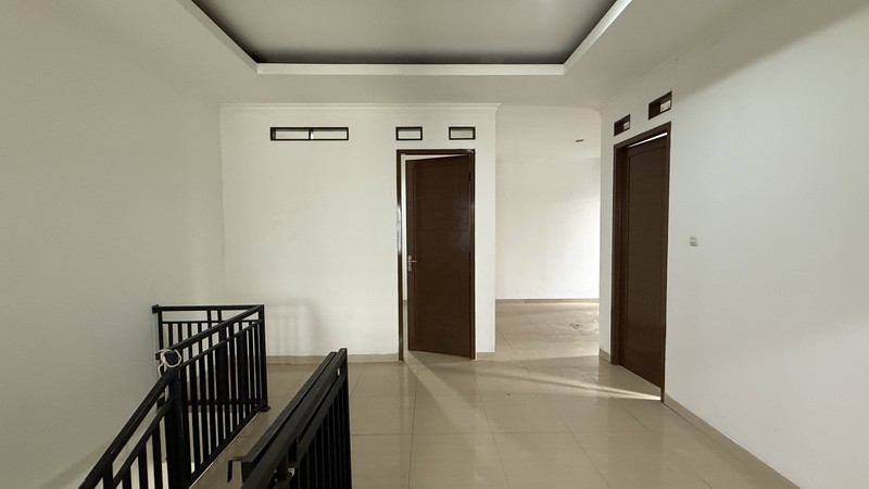 RUMAH MODERN SIAP HUNI DI JAGAKARSA, JAKARTA SELATAN