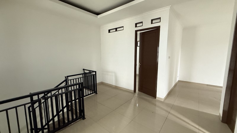 RUMAH MODERN SIAP HUNI DI JAGAKARSA, JAKARTA SELATAN