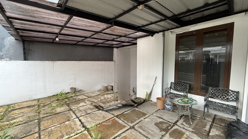 RUMAH MODERN SIAP HUNI DI JAGAKARSA, JAKARTA SELATAN