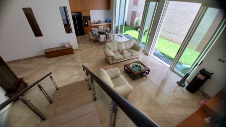 Dijual Rumah Split Level Design Full MARMER Graha Famili Surabaya Barat