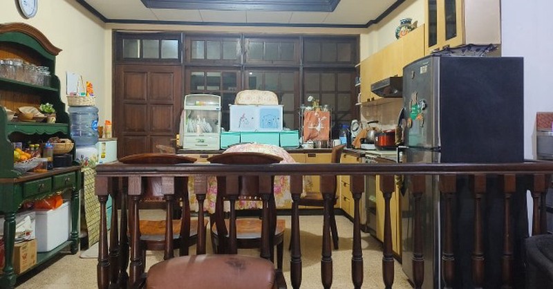 Rumah Klasik Dalam Komplek Dekat Stasiun MRT Lebak Bulus Jakarta Selatan