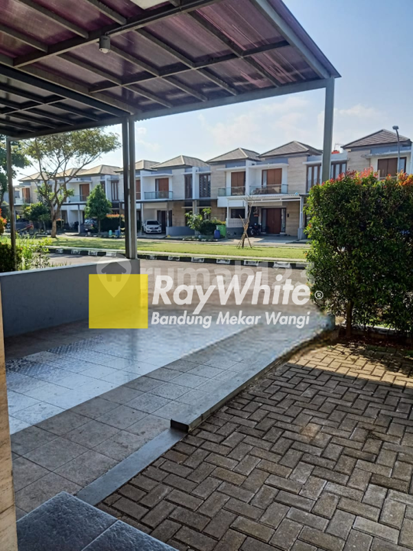 For Sale Rumah 2 Lantai Bagus Furnished di Cherry Field, Bandung