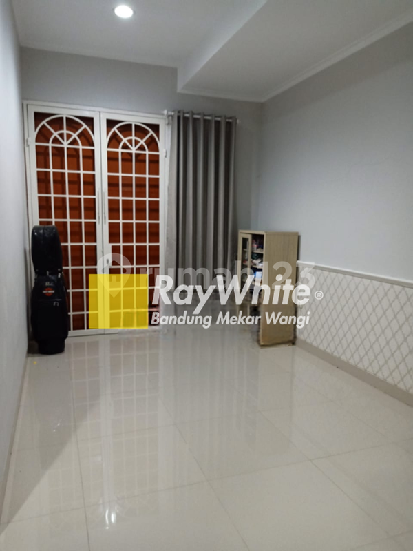For Sale Rumah 2 Lantai Bagus Furnished di Cherry Field, Bandung