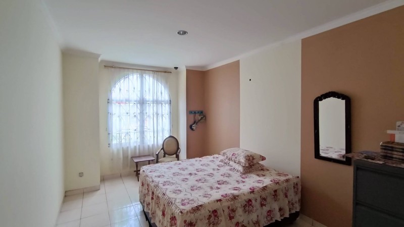 RUMAH MEWAH 2 LANTAI DI CLUSTER TERDEPAN KOTA WISATA CIBUBUR