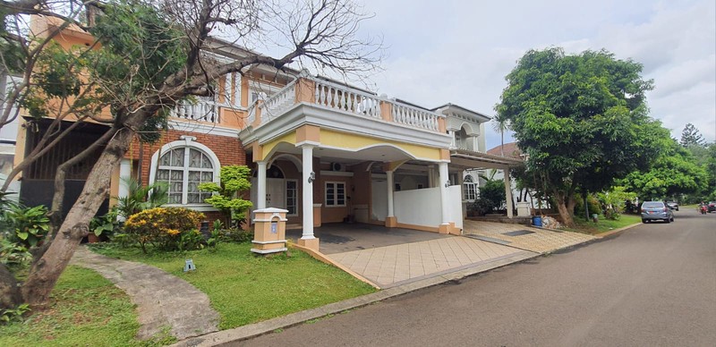 RUMAH MEWAH 2 LANTAI DI CLUSTER TERDEPAN KOTA WISATA CIBUBUR