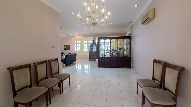 RUMAH MEWAH 2 LANTAI DI CLUSTER TERDEPAN KOTA WISATA CIBUBUR