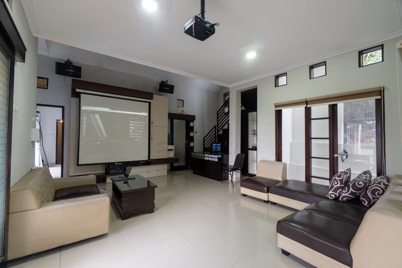 Villa Full Furnish dengan Kolam Renang di area Wisata Kaliurang, Hargobinangun, Pakem, Sleman