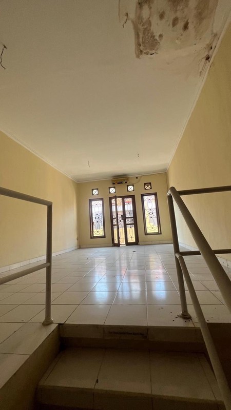 Freehold - 3-Storey Business  space in by pass road near Ngurah Rai Airport, Kuta, Bali