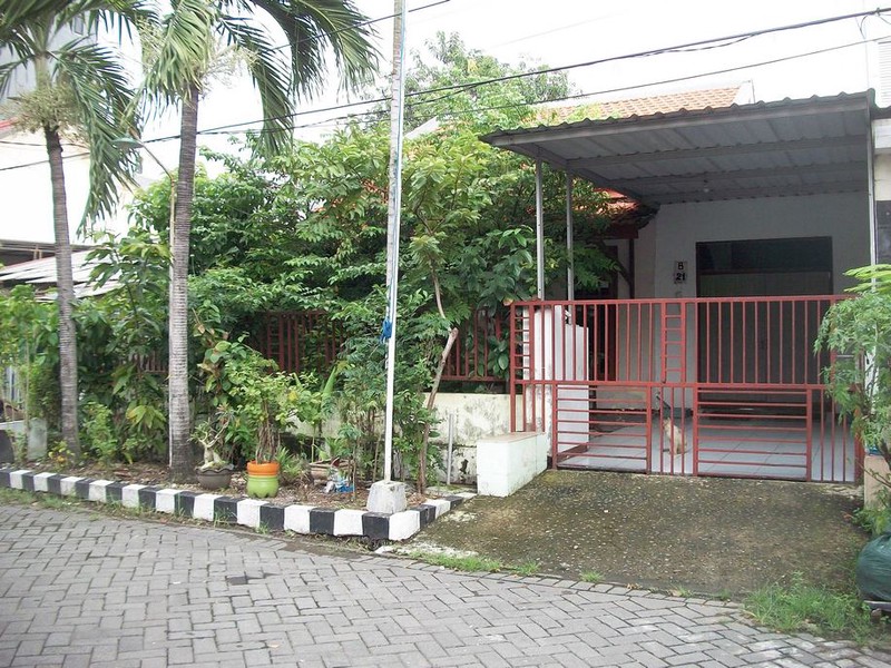 Rumah di Tenggilis Mejoyo Utara Surabaya Selatan, Bagus + Terawat, Strategis dekat Kampus UBAYA, Apartemen Metropolis - LT -