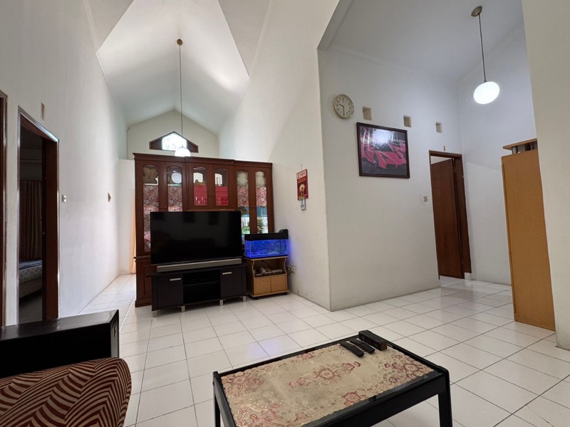 Rumah Siap Huni di Taman Holis Indah