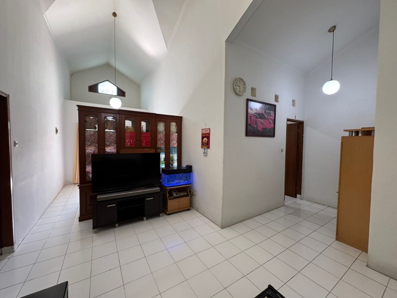 Rumah Siap Huni di Taman Holis Indah