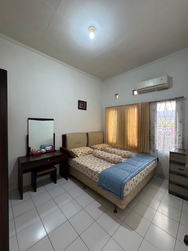 Rumah Siap Huni di Taman Holis Indah