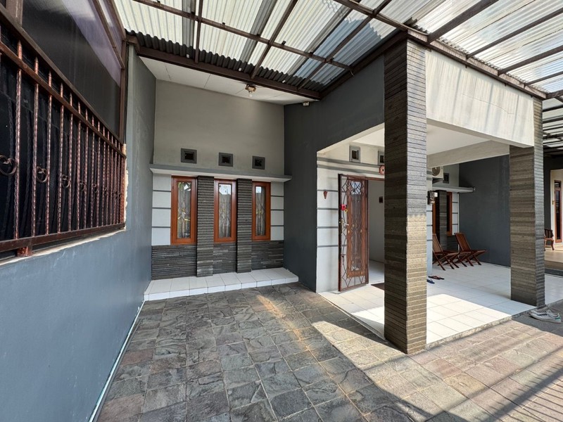 Rumah Siap Huni di Taman Holis Indah