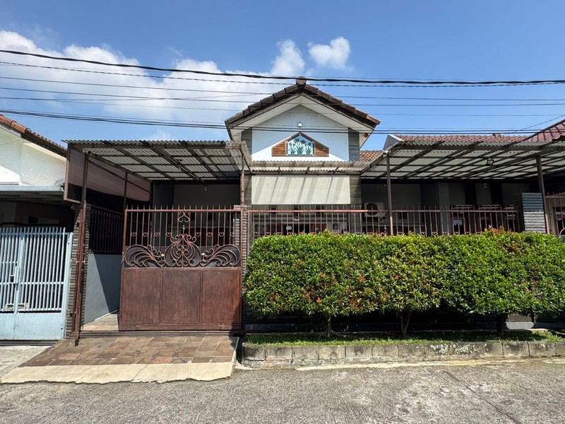 Rumah Siap Huni di Taman Holis Indah