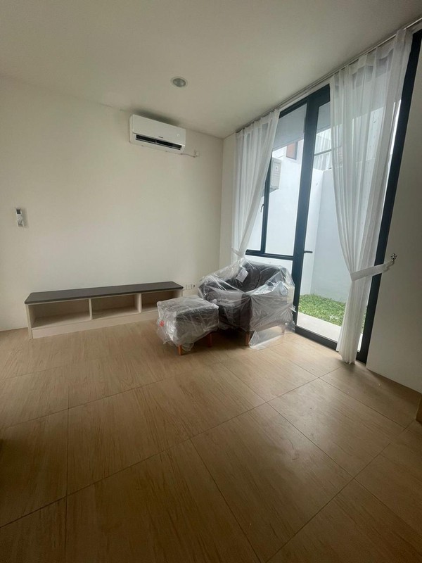 Dijual Rumah Minimalist Modern di Cendana Essence West Lippo Karawaci Tangerang