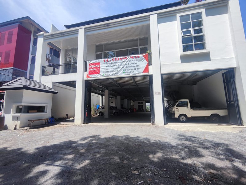 Ruko Besar Siap Pakai di Gatot Subroto, Bandung