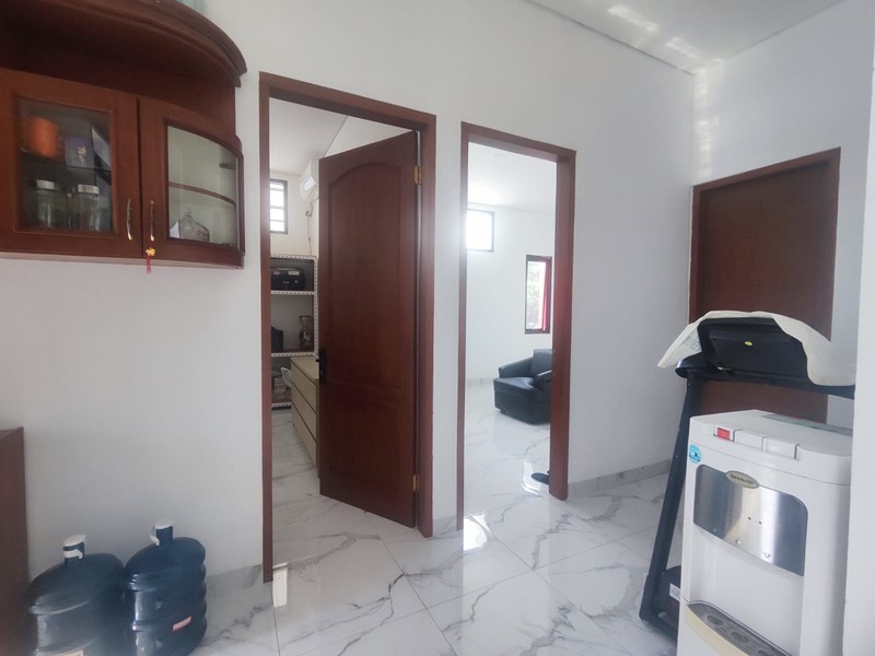 Ruko Besar Siap Pakai di Gatot Subroto, Bandung