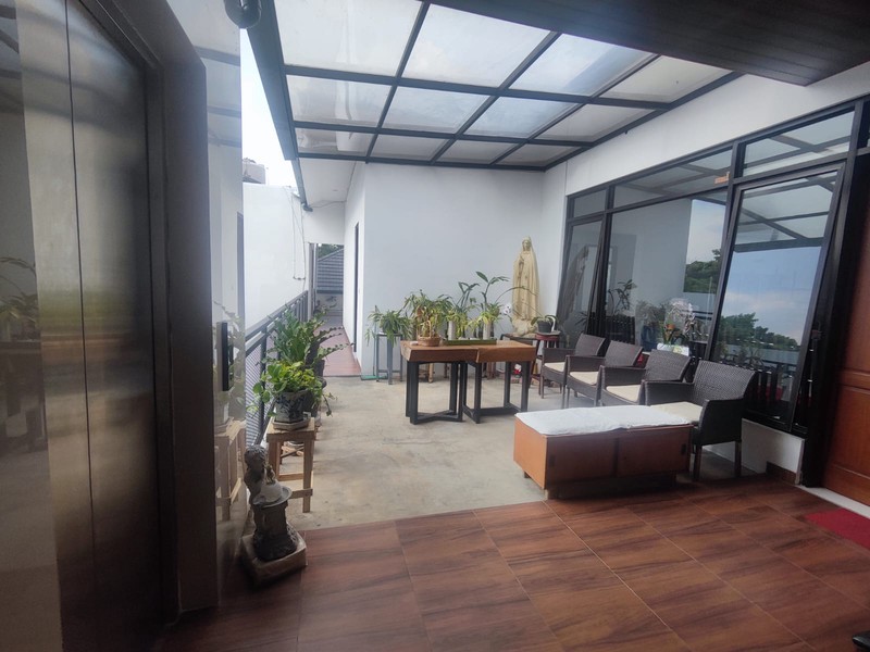 Ruko Besar Siap Pakai di Gatot Subroto, Bandung