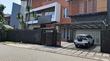 Rumah Lux Siap Huni di Batununggal, Bandung