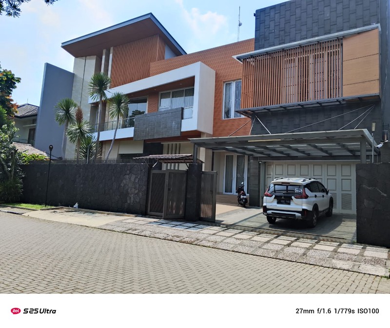 Rumah Lux Siap Huni di Batununggal, Bandung