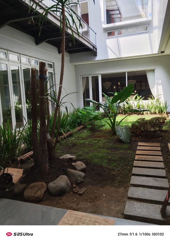 Rumah Lux Siap Huni di Batununggal, Bandung
