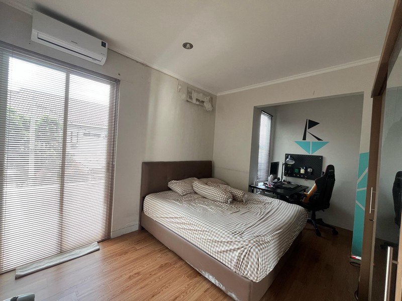 Cinere bukit cinere raya luas 110 rumah 2 lantai dalam cluster dekat brigif