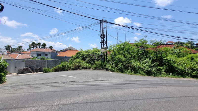 Land For Sale on Merak Main Road, Goa Gong - Ungasan