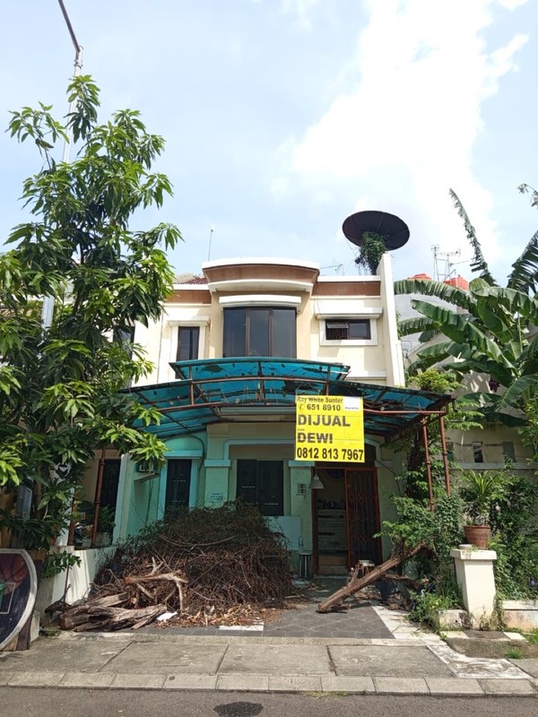 Rumah Sunter Medit Jalan Boulevard  6x18 m2 Hadap Selatan