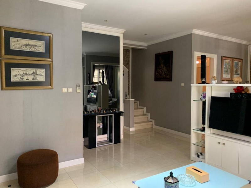 For Sale Rumah Mewah Fully Furnished di Karang Tengah, Tangerang