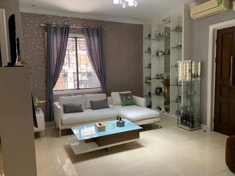For Sale Rumah Mewah Fully Furnished di Karang Tengah, Tangerang