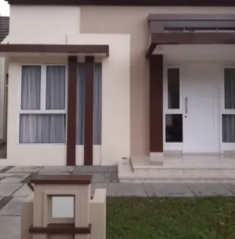 Dijual Rumah Siap Huni Fedora 1 No 15 - Suvarna Sutera, Kedaton - Tangerang