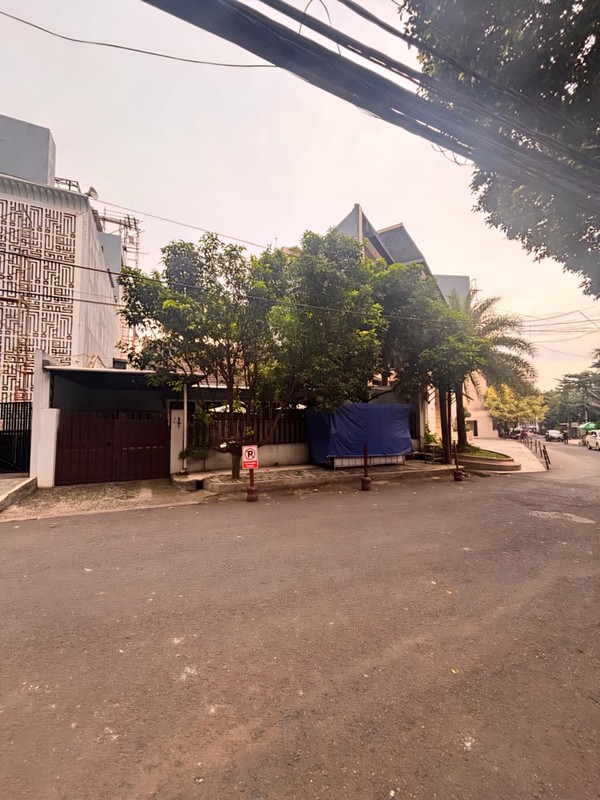 Dijual Rumah Lingkungan Nyaman Di Selong, Kebayoran Baru, Jakarta Selatan