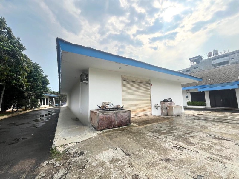 Bangunan Luas 9926 m2 di Tebet cocok untuk Komersial Bisnis Harga Dibawah NJOP
