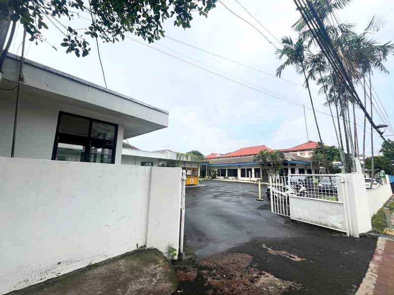 Bangunan Luas 9926 m2 di Tebet cocok untuk Komersial Bisnis Harga Dibawah NJOP