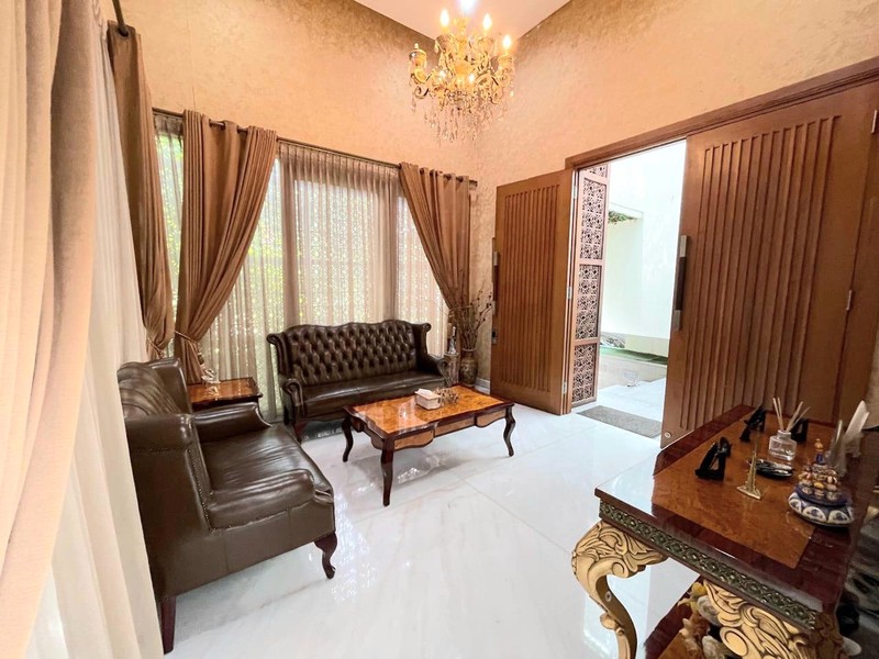 Rumah Mewah 2 Lantai Bintaro Sektor 7 ada Kolam Renang