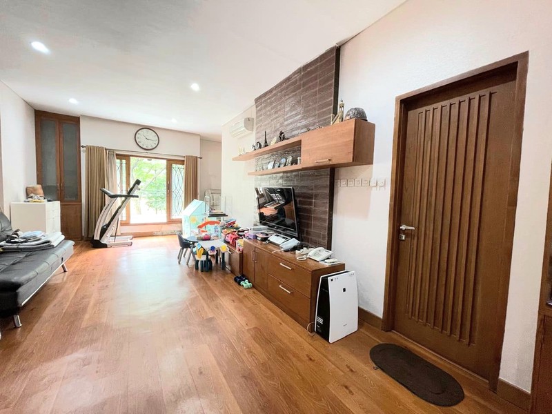 Rumah Mewah 2 Lantai Bintaro Sektor 7 ada Kolam Renang