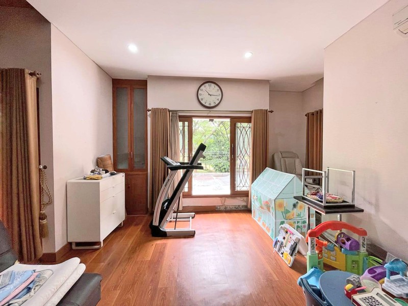 Rumah Mewah 2 Lantai Bintaro Sektor 7 ada Kolam Renang