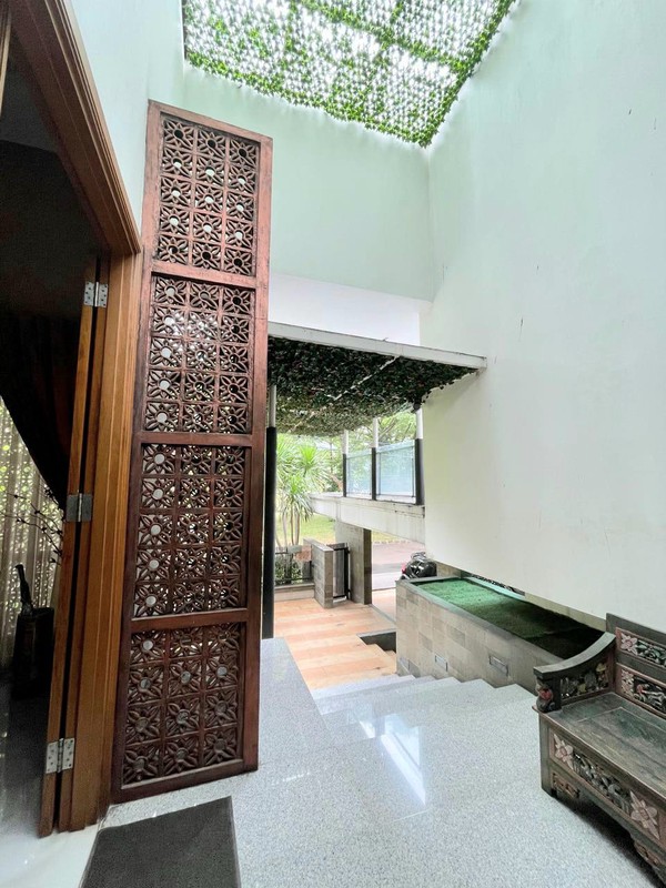 Rumah Mewah 2 Lantai Bintaro Sektor 7 ada Kolam Renang