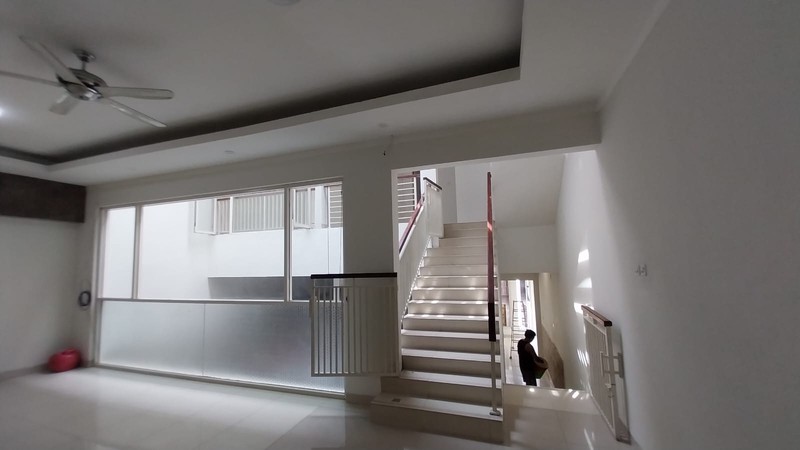 Rumah Modern Kebayoran Village Bintaro